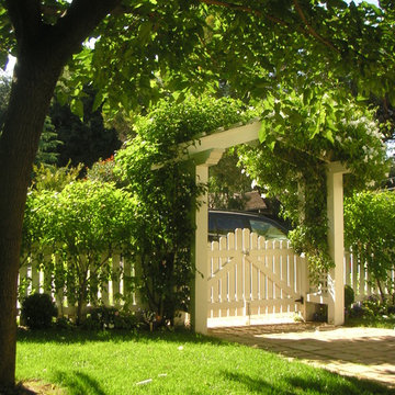 Bungalow garden structure