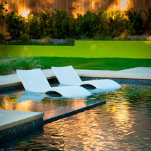lounges in pool!