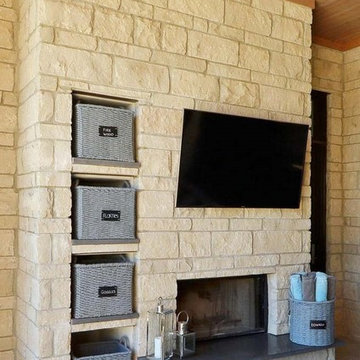 Hill Country Contemporary @ Golf Course Resort