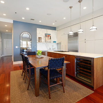 Picture perfect 2 bedroom, 2 bath penthouse on Willow