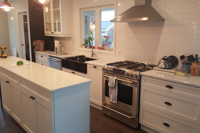 Elegant kitchen photo in Toronto