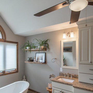 Traditional Style Master Bathroom with Stand Alone Soaking Tub