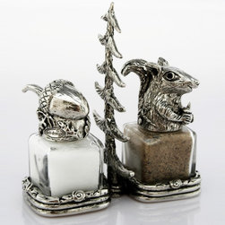Acorn and Squirrel Salt and Pepper Shakers Set - Salt And Pepper Shakers And Mills