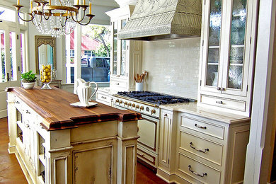 Elegant kitchen photo in Houston