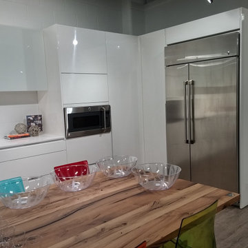 Logos kitchen cabinets and closets