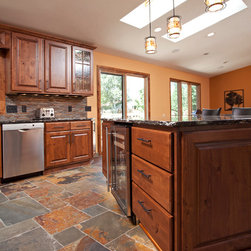 Eagan Alder Kitchen - Kitchen Islands And Kitchen Carts