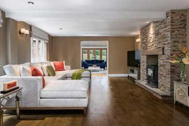 This is an example of a modern living room in Berkshire.