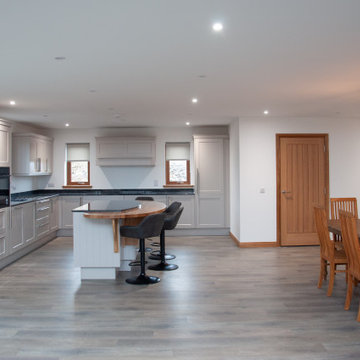 Cream & Grey Shaker Kitchen with Oak Breakfast Bar