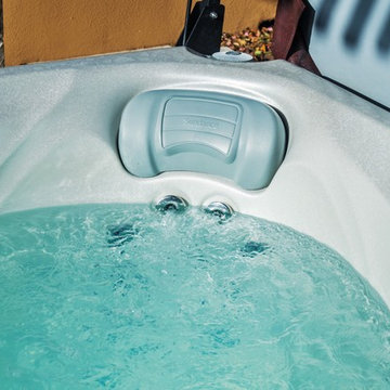 2016 Summer Backyard Hot Tub and Furnishings