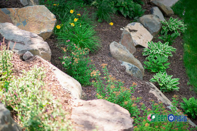 This is an example of a contemporary landscaping in Minneapolis.