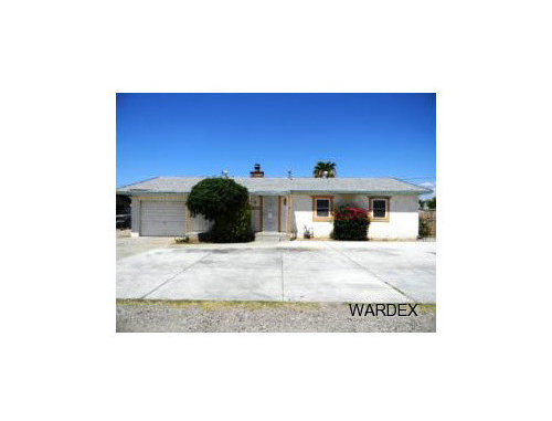 Concrete front yard..