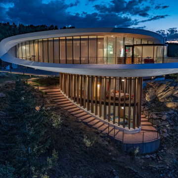 Spaceship House - 2025 Residential Lighting Large Award of Excellence
