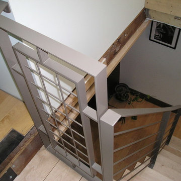 Mesh Screen Wall & Horizontal Bar Railings