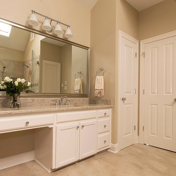 Cottage Oak Master Bath Update