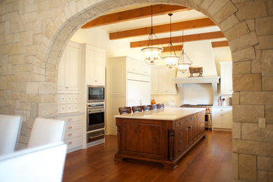 Example of a transitional kitchen design in Austin