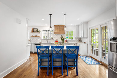 Kitchen - traditional kitchen idea in Baltimore