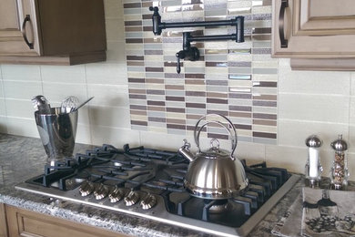 Transitional kitchen photo in Vancouver