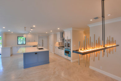 Kitchen - kitchen idea in Miami