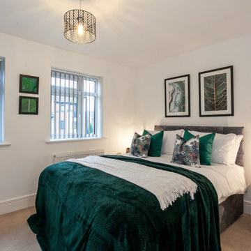 4 bed serviced accommodation - Stoke on trent