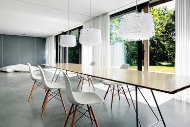 Inspiration for a scandinavian dining room in Tokyo.