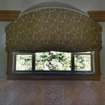 Arch Top Relaxed Roman Shade