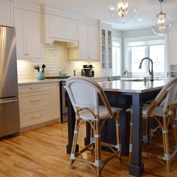 Transitional Kitchen in Ottawa, Ontario