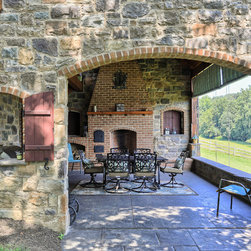 Traditional Rustic Residential Home - Landscaping Stones And Pavers