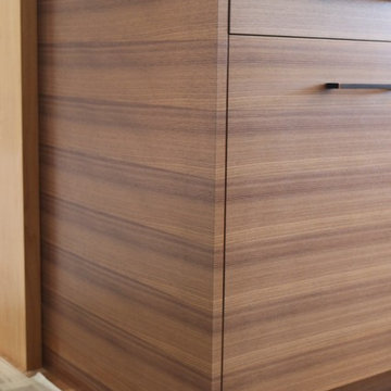 Rift Walnut Horizontal Grain