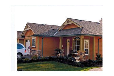 Example of an arts and crafts home design design in Edmonton