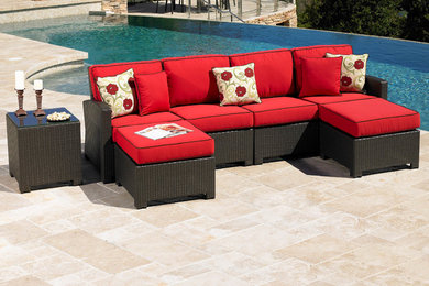 Example of a minimalist patio design in San Diego