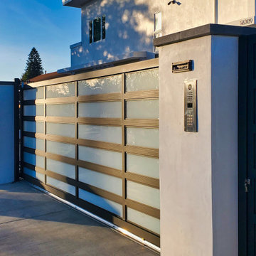 Inspirational Entrance Gate to Family Home