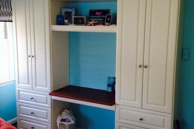Inspiration for a transitional kids' room remodel in Philadelphia