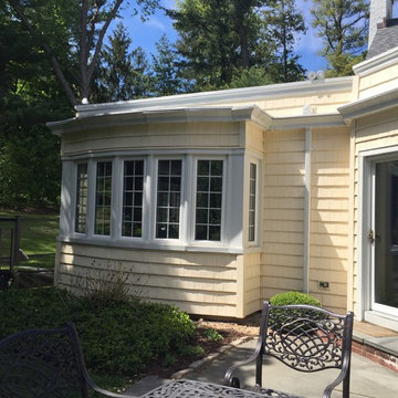 Syosset Siding - Adobe Cream Shakes - Windows