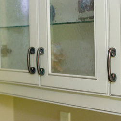 Elegant Kitchen - Kitchen Cabinetry