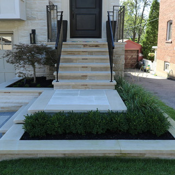 Leaside Front Yard - Timeless Classic