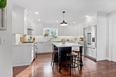 Example of a classic kitchen design in St Louis