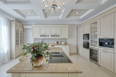 This is an example of a transitional kitchen in Moscow.