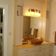 Upstairs shared bath