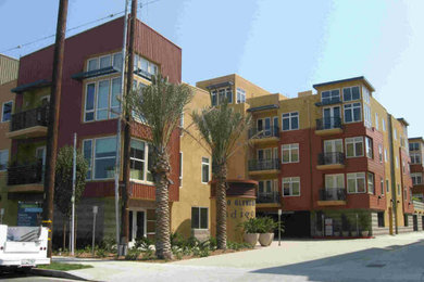 Design ideas for a contemporary home design in Los Angeles.