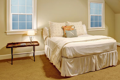 Bedroom - traditional bedroom idea in Chicago