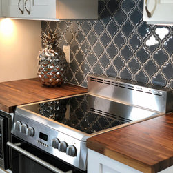 Charming Cottage Kitchen Design - Freestanding Stoves