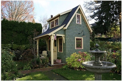 Elegant shed photo in Other