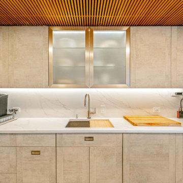 251 East 51