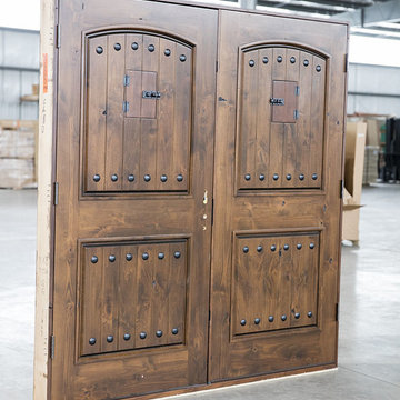 sw83 knotty alder door