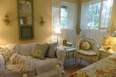 Home design - shabby-chic style home design idea in Austin