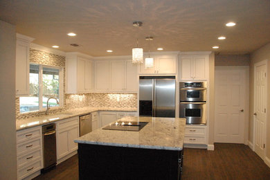 Elegant kitchen photo in Sacramento
