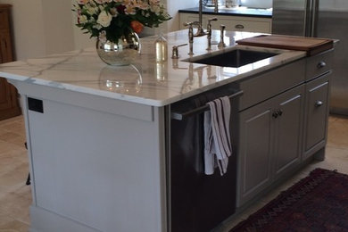 Trendy kitchen photo in New York