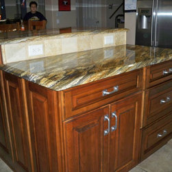 Manzanares Kitchen - Kitchen Cabinetry