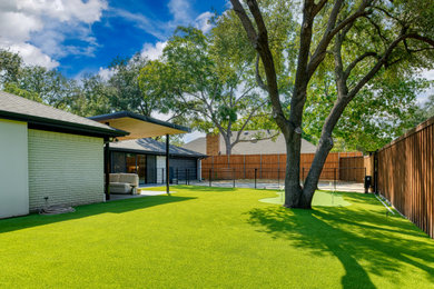 Elegant home design photo in Dallas