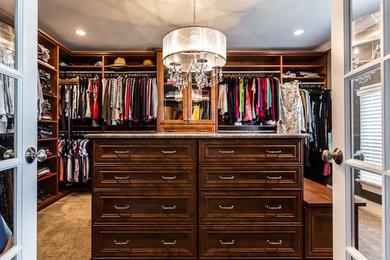 Inspiration for a contemporary storage and wardrobe in Philadelphia.